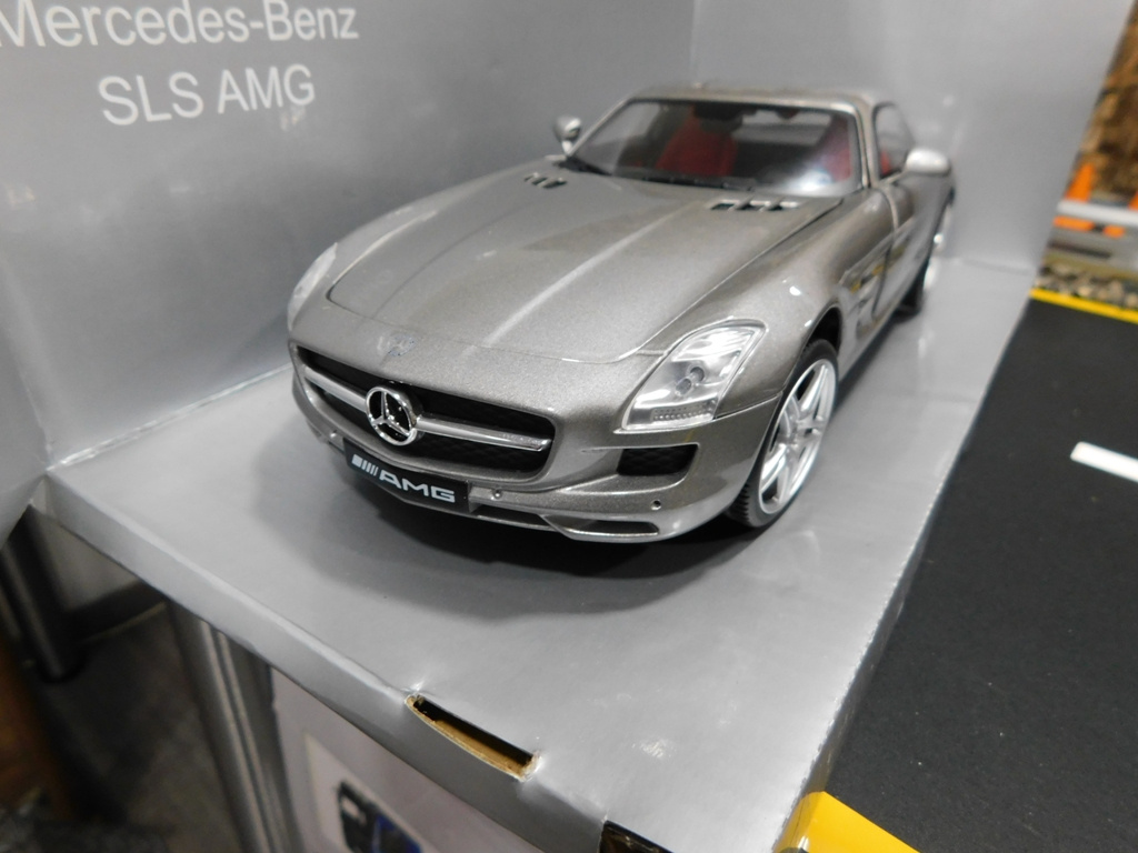 model auta Mercedes  SLS AMG  1:18