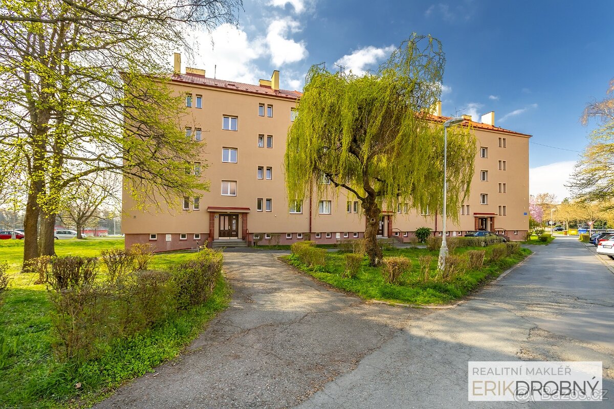 Pronájem bytu 1+1, 37 m2, Hradec Králové – Skupova.