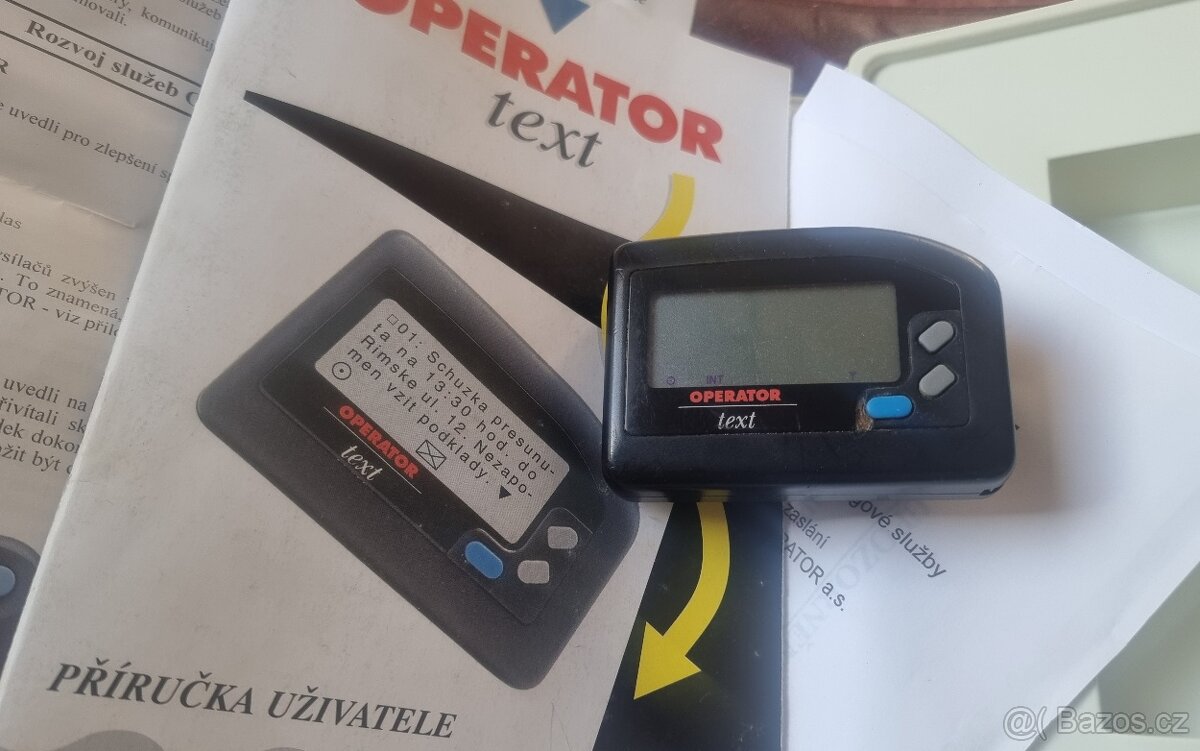 Pager Textový operátor 30let starý v krabici s mapou