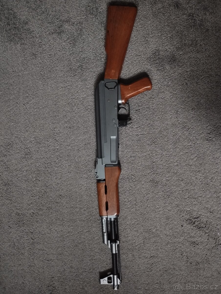Ak-47 airsoft ( špatně střílí )