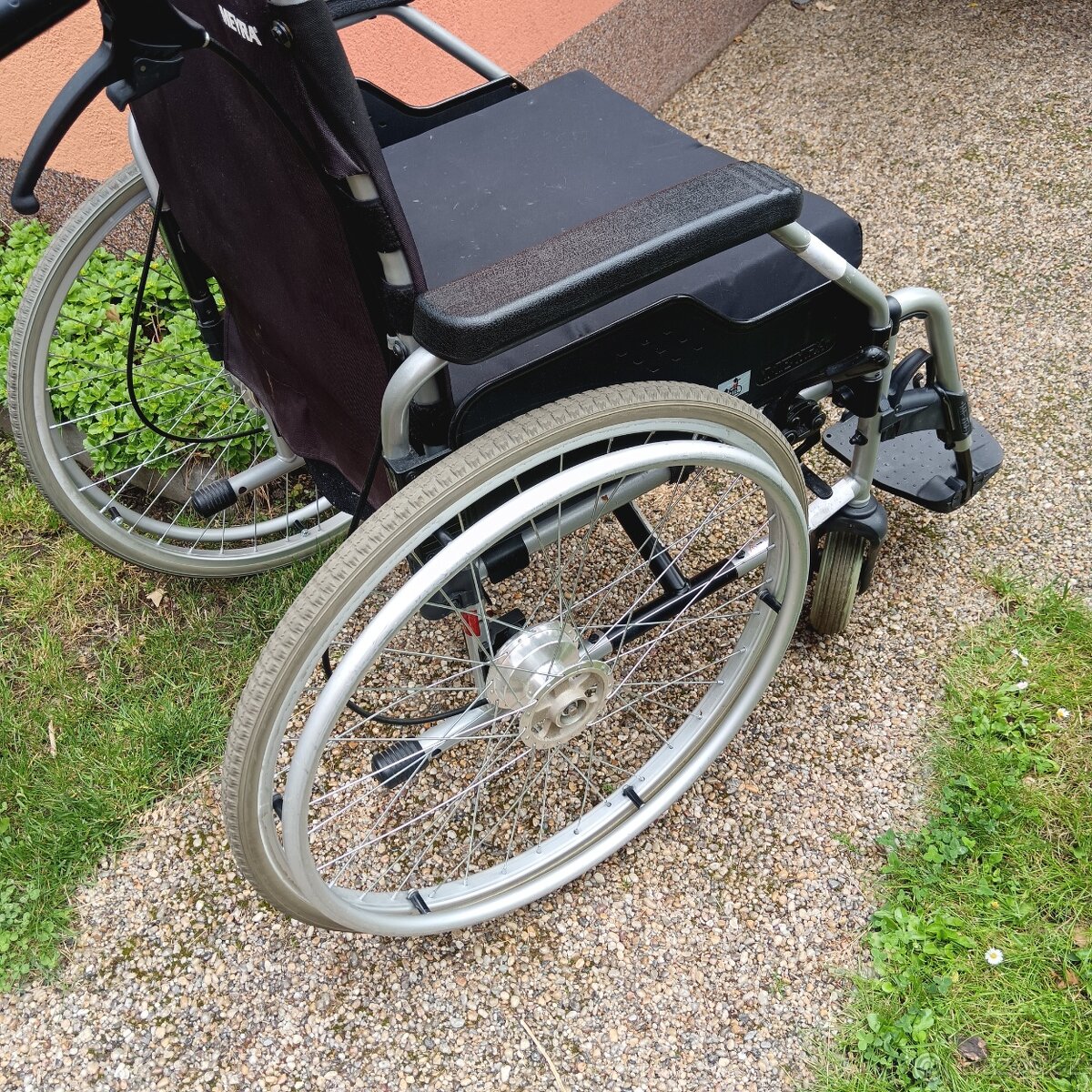 Invalidní vozík
