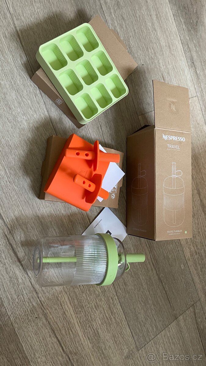 Nespresso cestovní hrnek, formy na led a nanuky