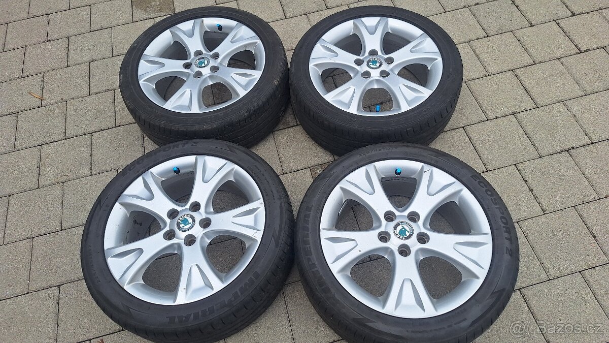 Alu kola Škoda 17" 5x112 letní pneu 225/45 R17 4-6mm