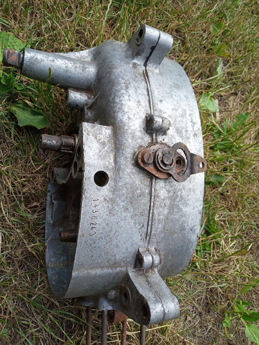 Polomotor pionýr