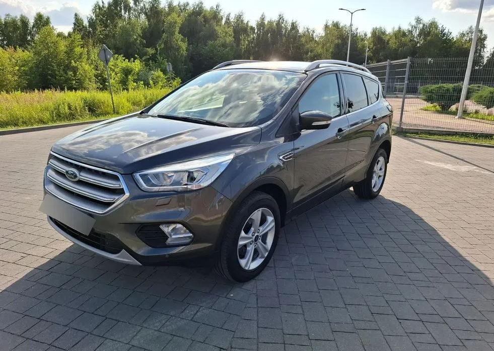 Ford Kuga 1.5 EcoBoost 2x4 Titanium