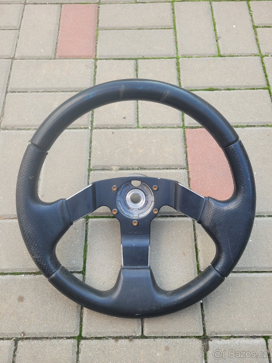 Prodám sportovní dobový volat MoMo