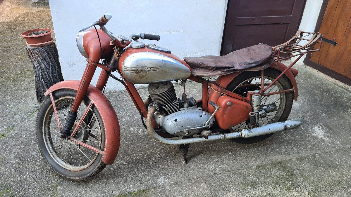 Jawa 250 Pérák