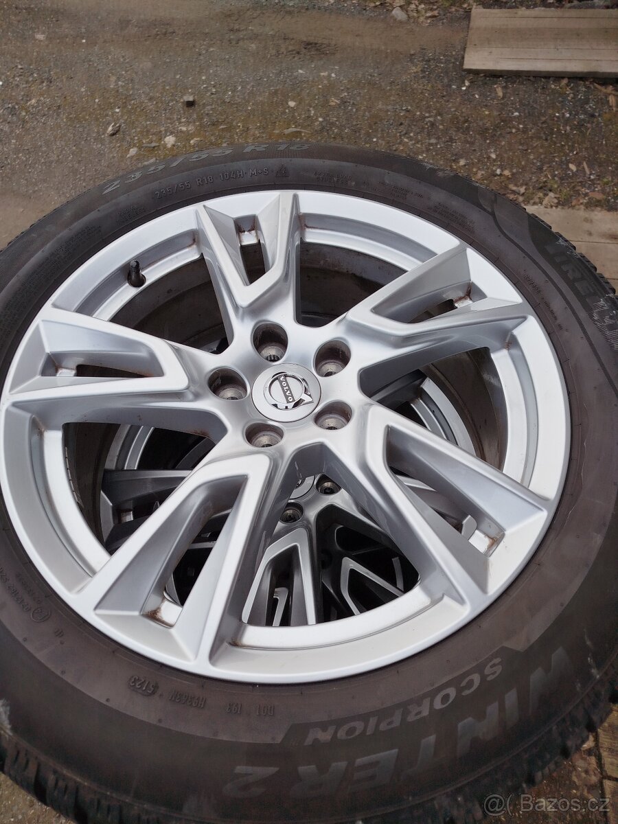 ALU Volvo XC40 + 235/55 R16 104H Pirelli Winter