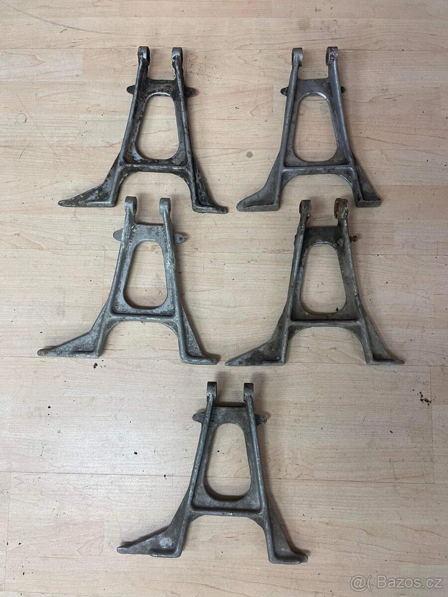 Stojan Jawa 250 350 Kyvacka Panelka