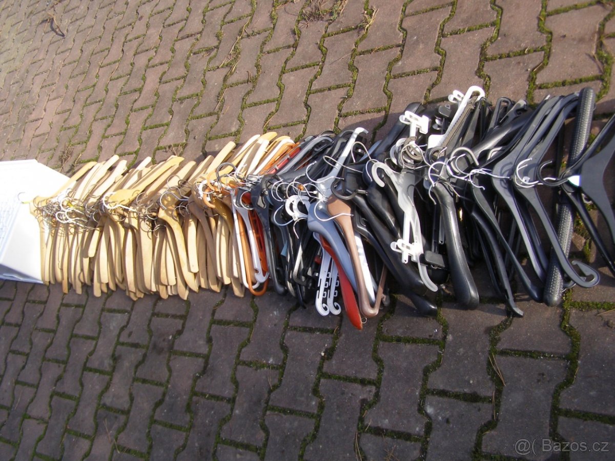 Ramínka dřevěná, plastová