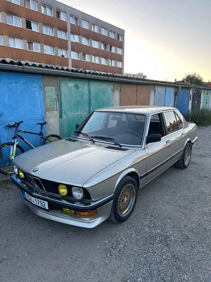 Bmw E28 525E