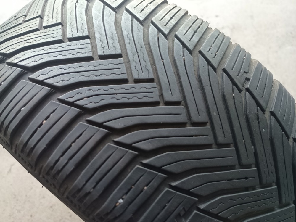 205/50 R17 MICHELIN (2819)