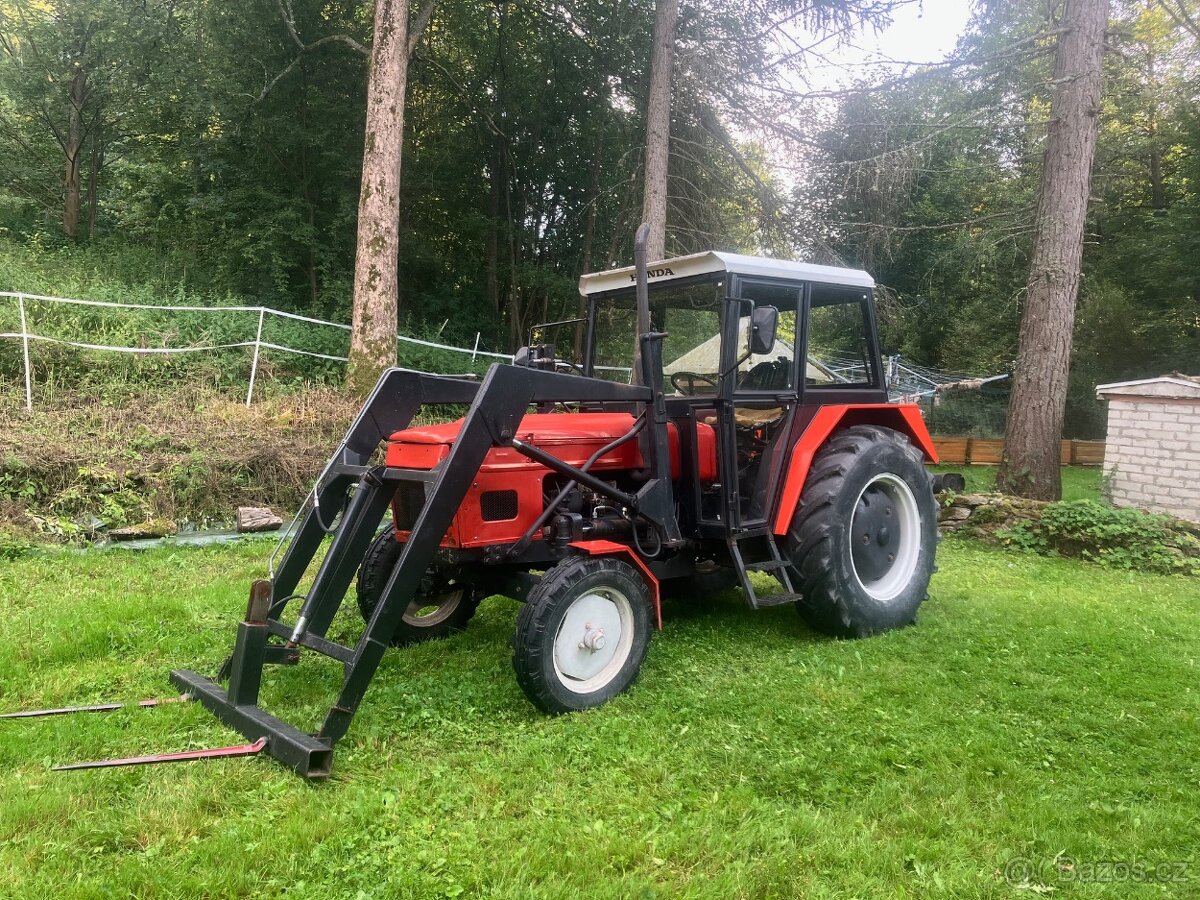 Traktor Zetor 5511 s nakladačem - SLEVA