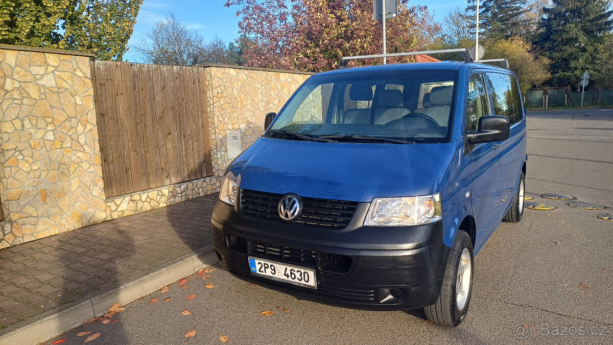 VW T5 Transporter 1.9 TDI 77KW 6 MÍST Koupené ČR Spolehlivé