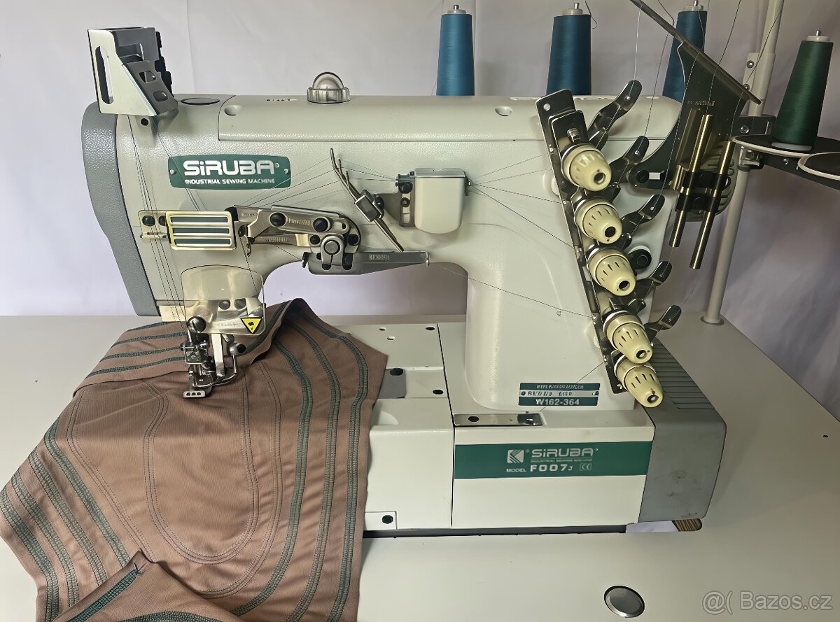 Průmyslový coverlock Siruba F007J