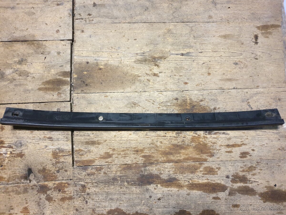 Octavia 1 combi lišta zadního nárazníku