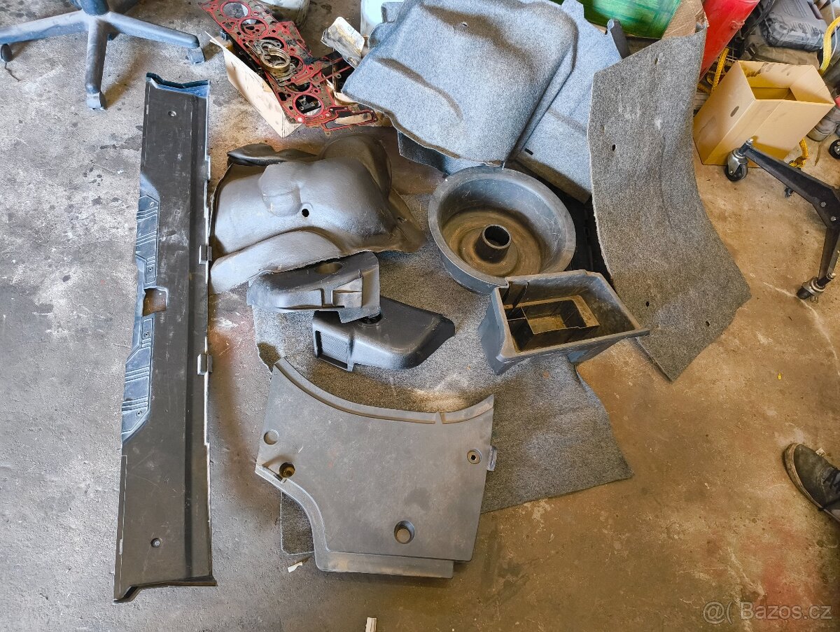 Výplň kufru BMW E36 sedan