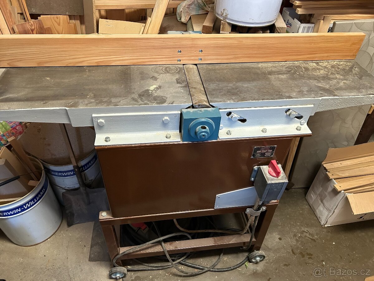 HOBLOVKA,SROVNÁVAČKA---30 cm