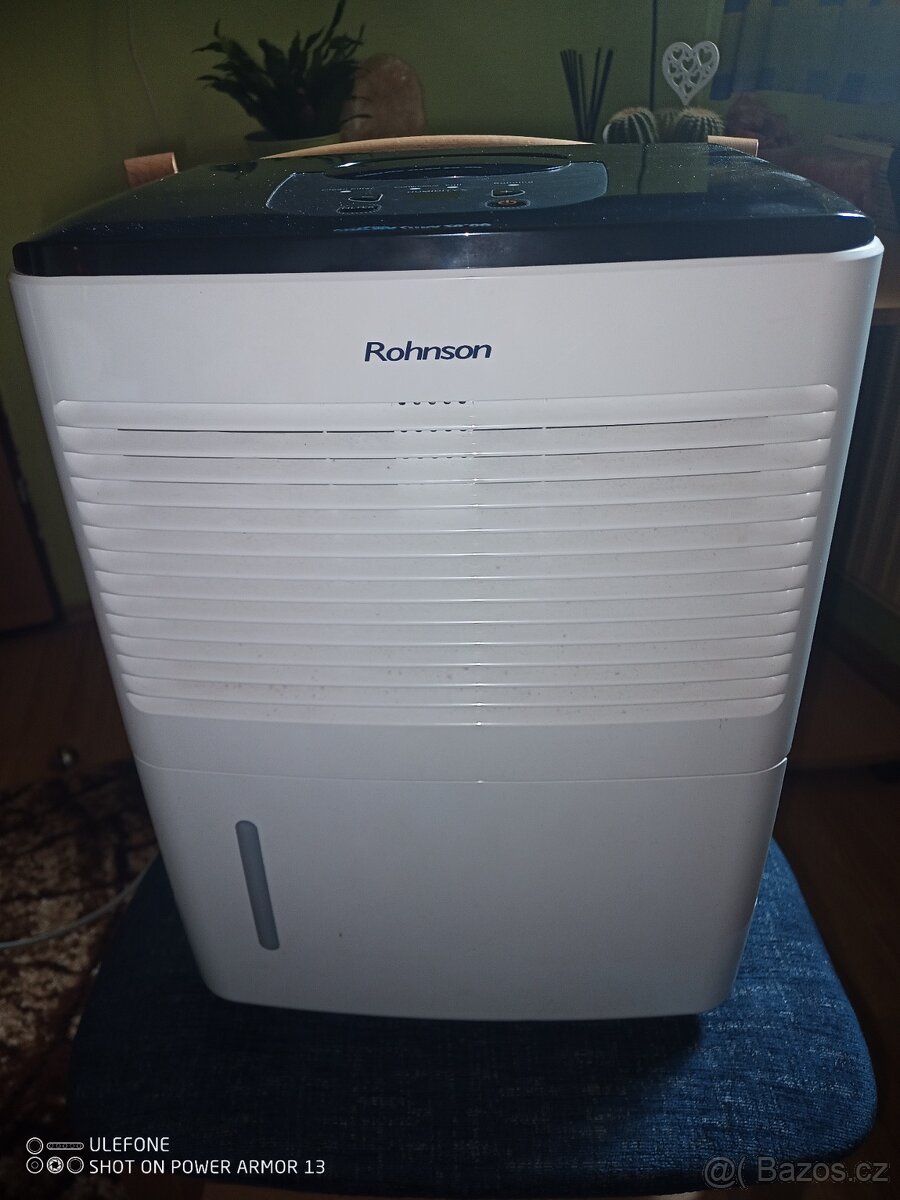 Odvlhčovač Rohnson R 9810