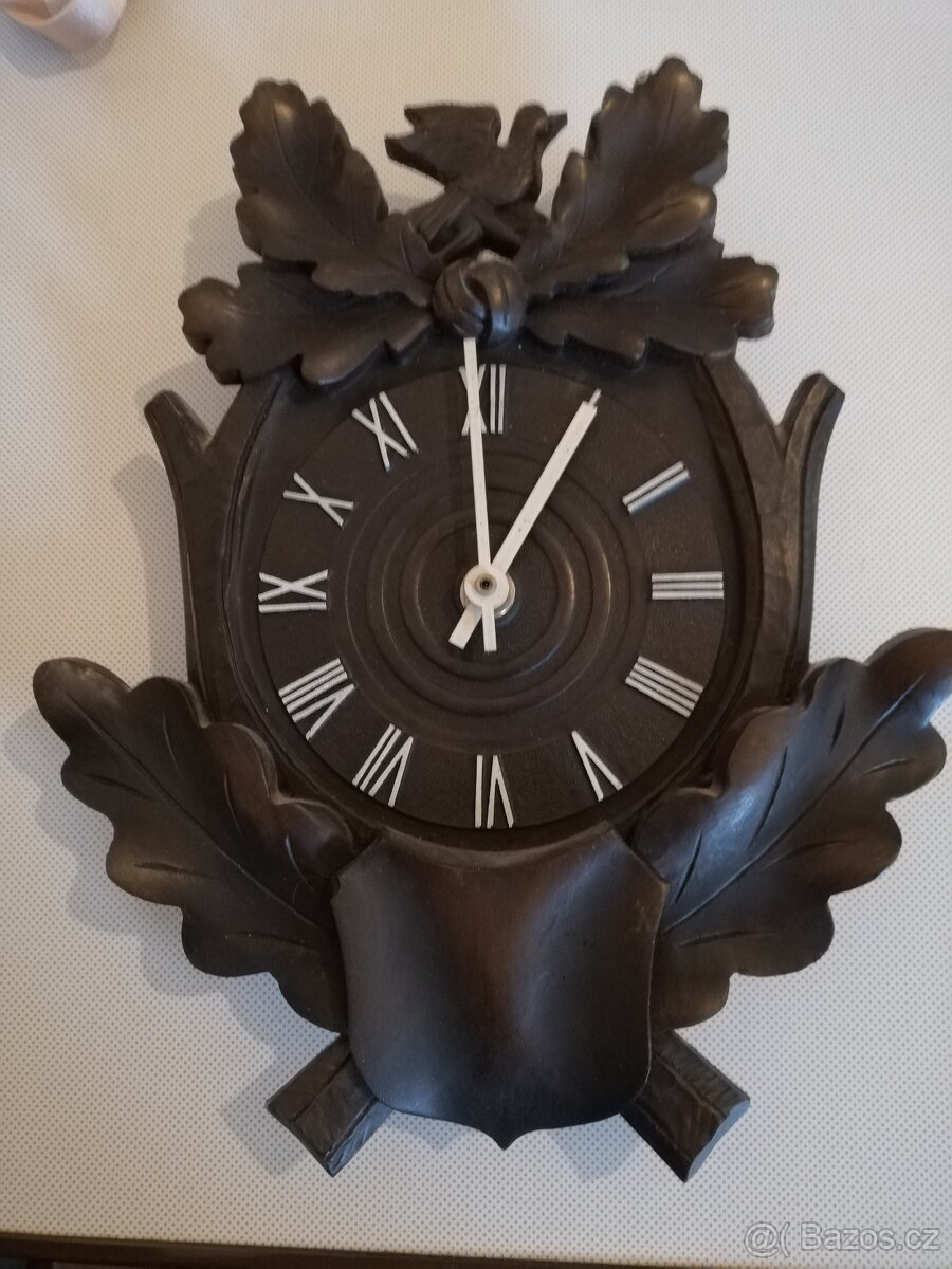 Nástěné hodiny Elton Qvartz + kulaté QUARTZ