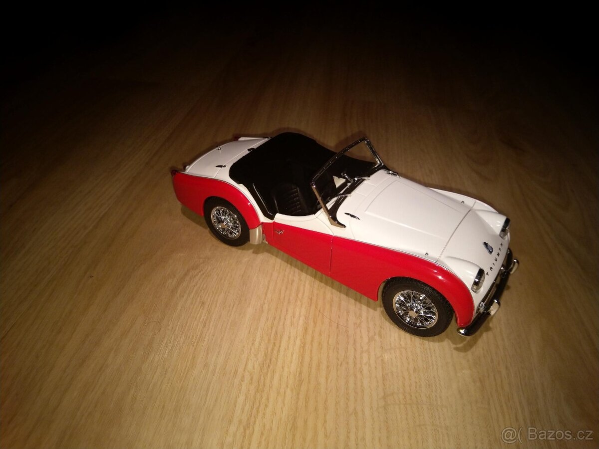 TRIUMPH TR3 - KYOSHO - 1:18