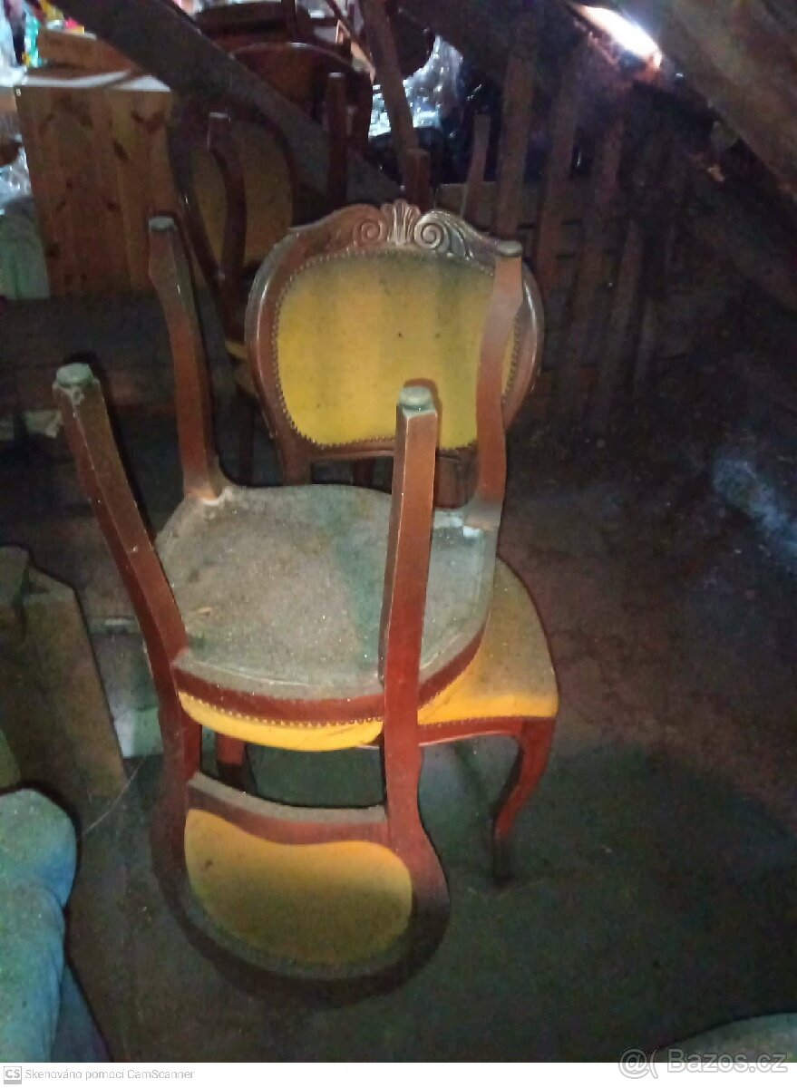 Krásné čalouněné starožitné židle