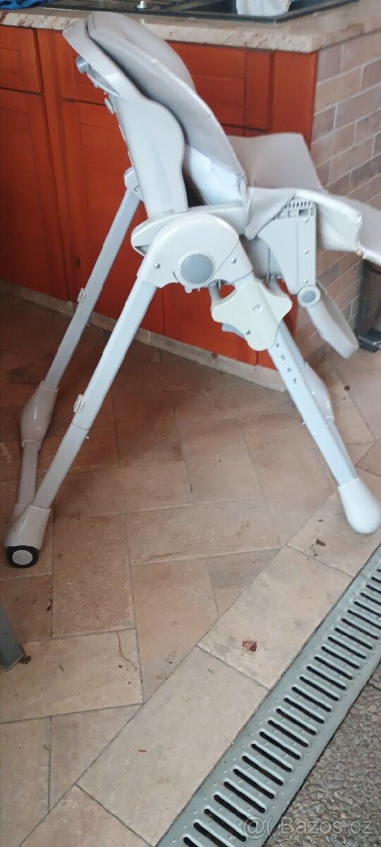 dětská jídelní sedačka