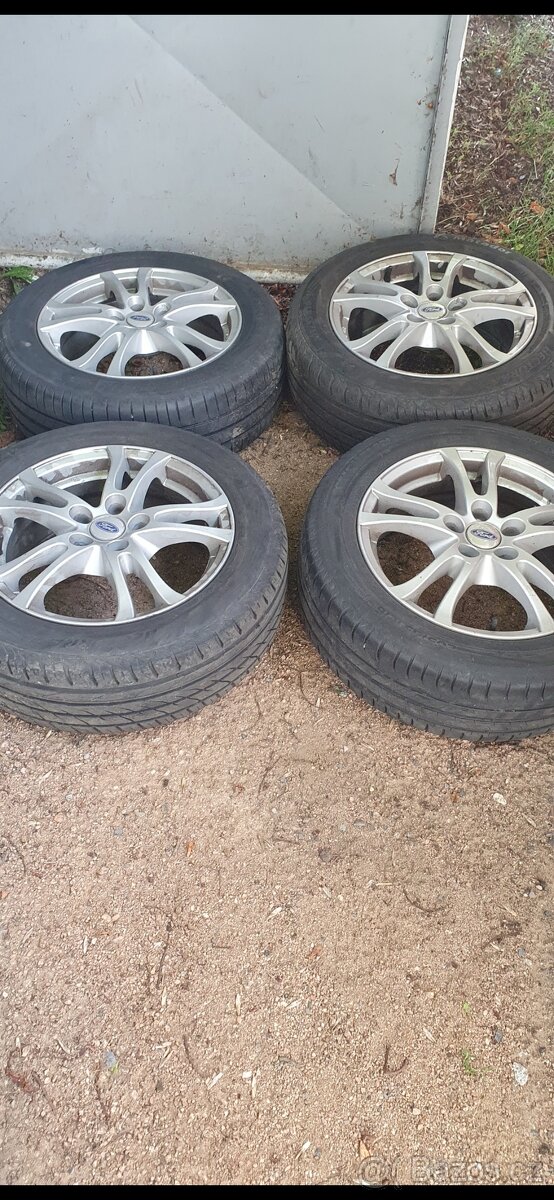 Alu kola na Ford 5x108+ 205/55/16 letni