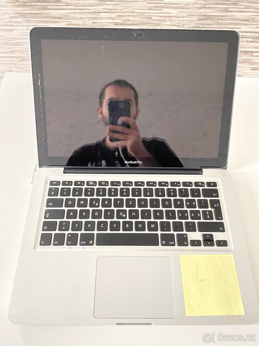 Apple MacBook Pro, 2,4 GHz, 8GB RAM, 750 GB - odhlášeno