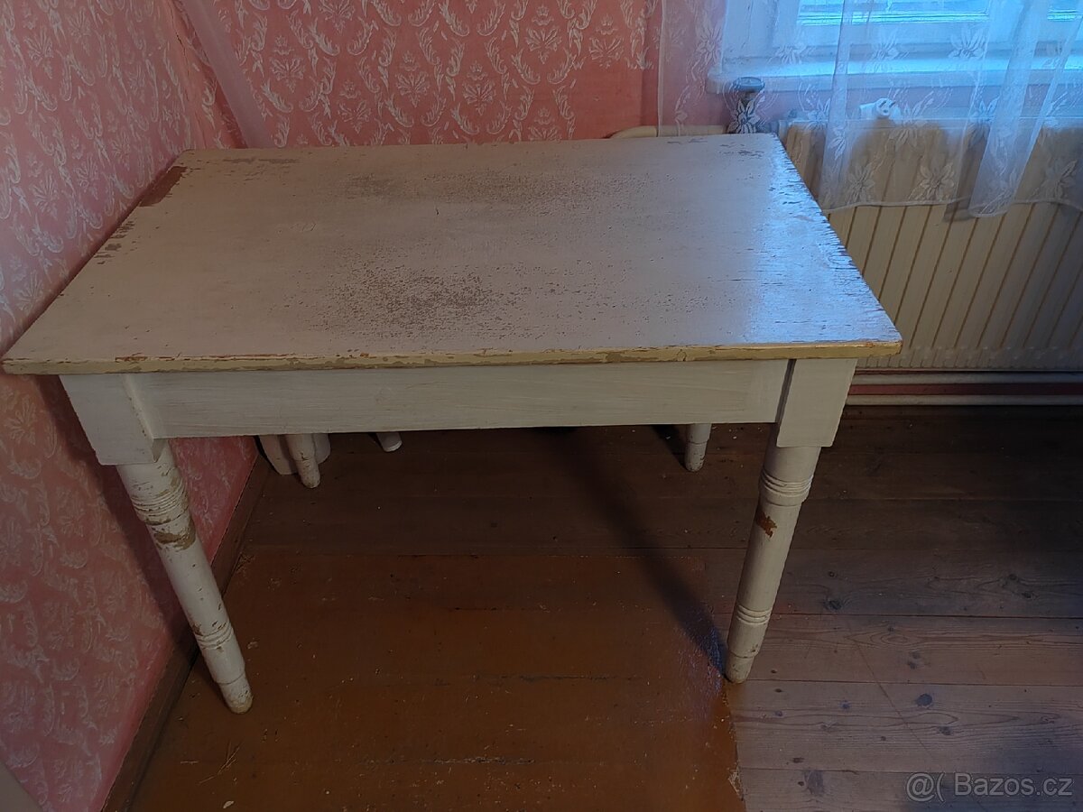Prodám starý stůl