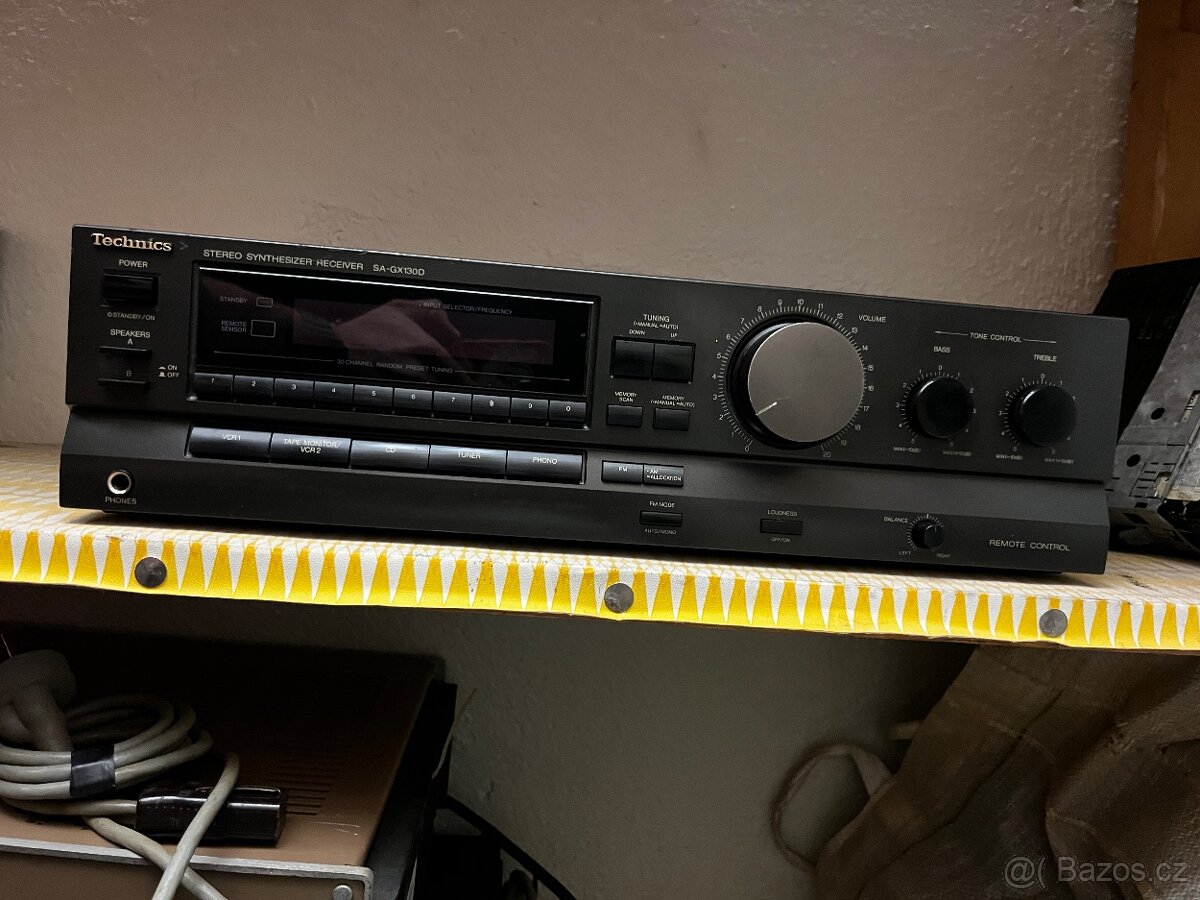 Zesilovač Technics SA-GX130D stereo receiver.