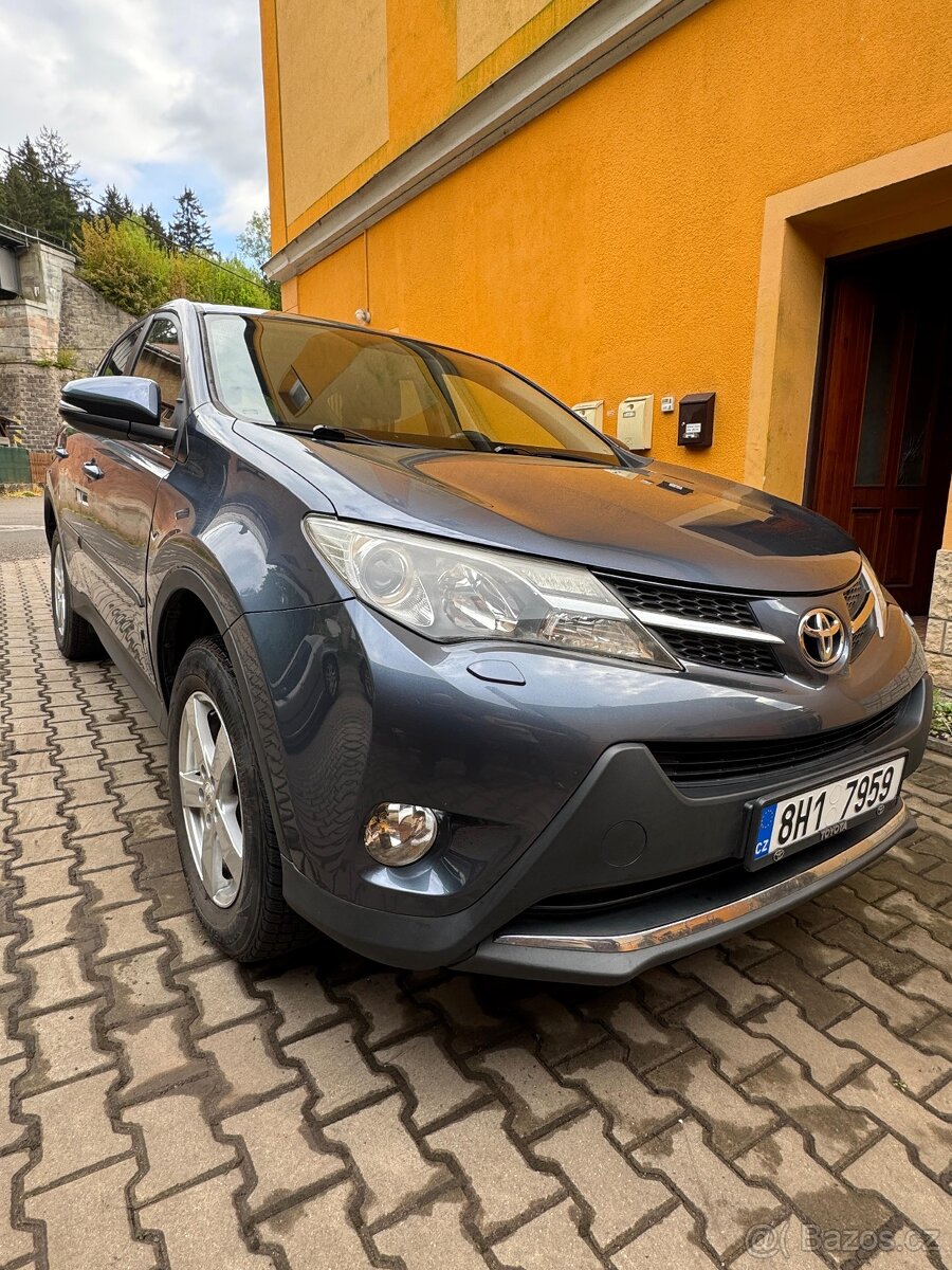 Toyota RAV4 AWD (4x4)