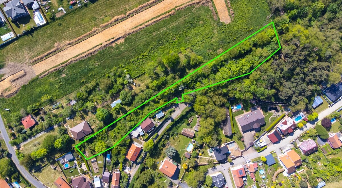 Pozemek určený k výstavbě RD ve Škvorci