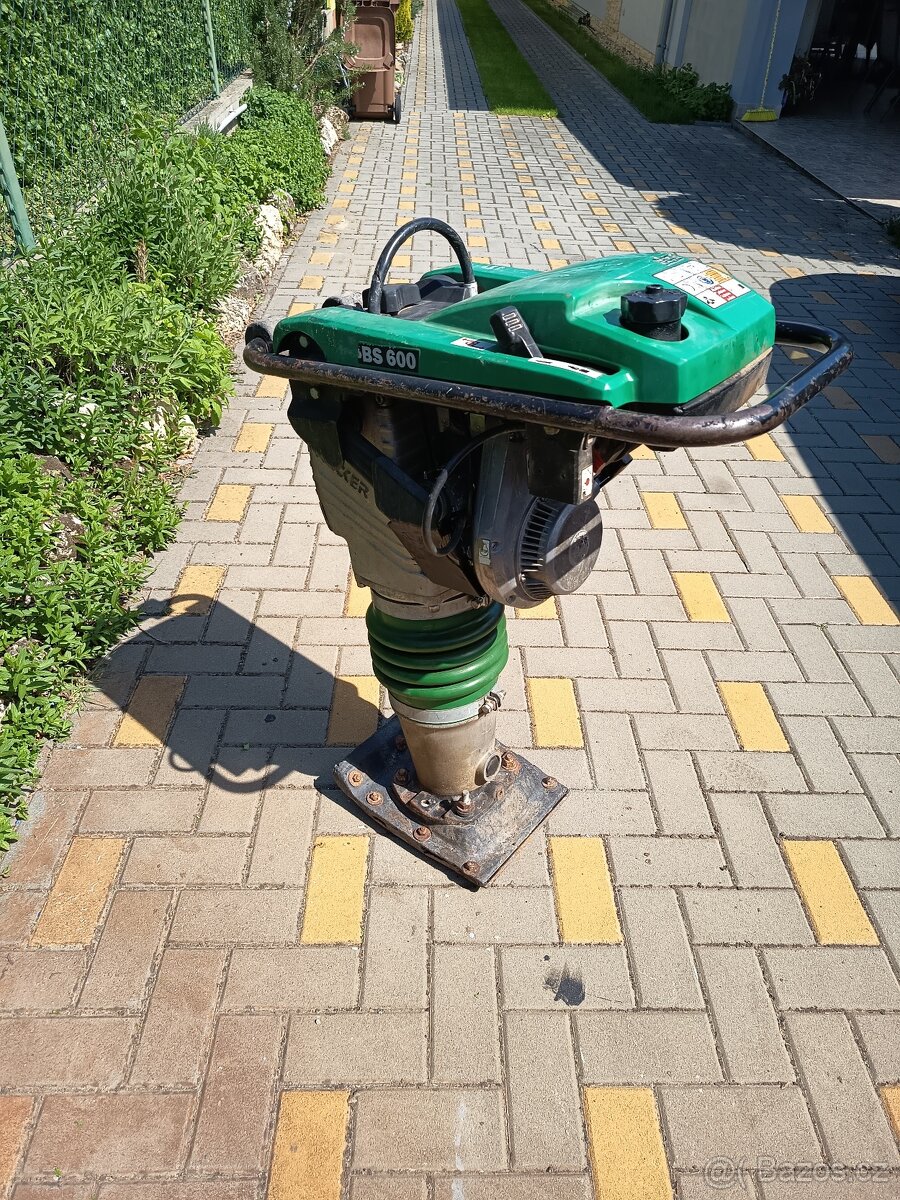 Vibrační pech Wacker