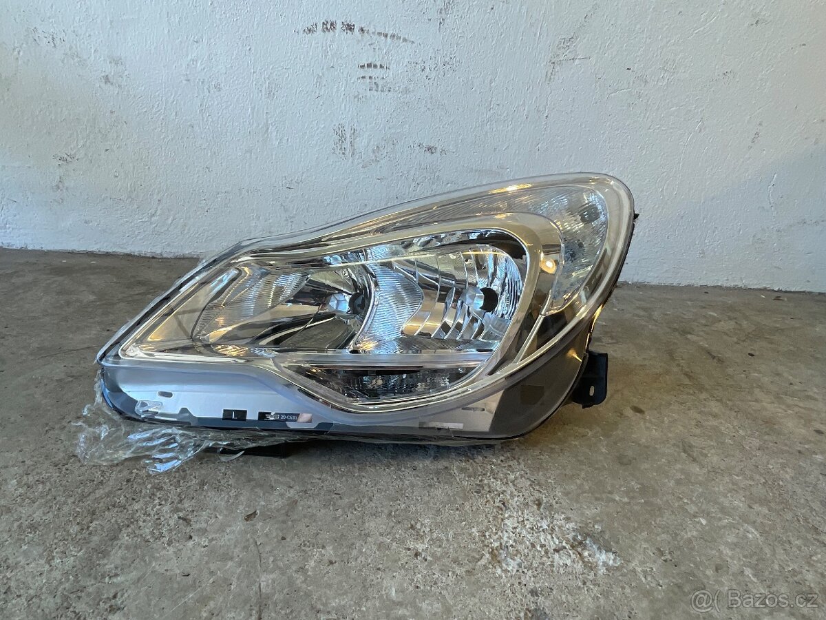 Opel Corsa D levé přední světlo