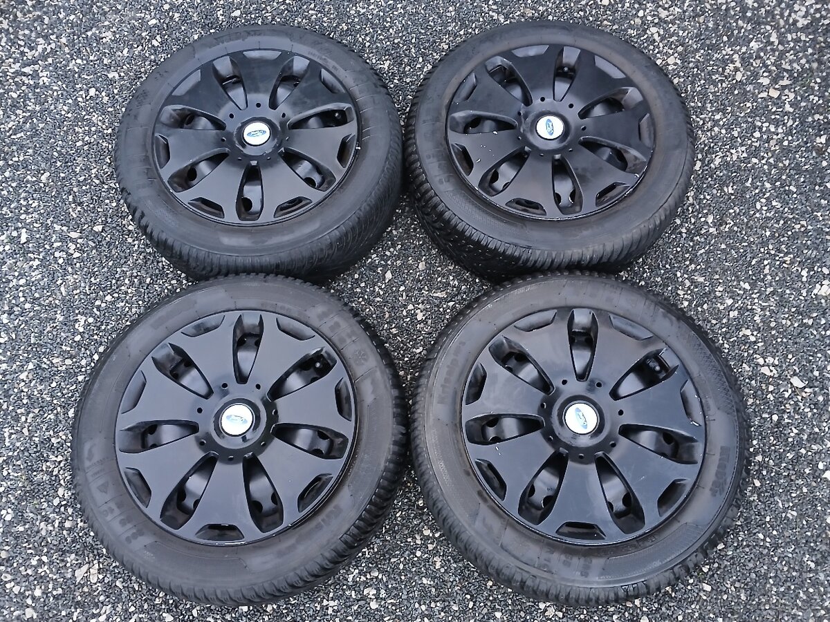 Kompletní zimní kola Ford Monde 205/55/16 vzorek 7mm