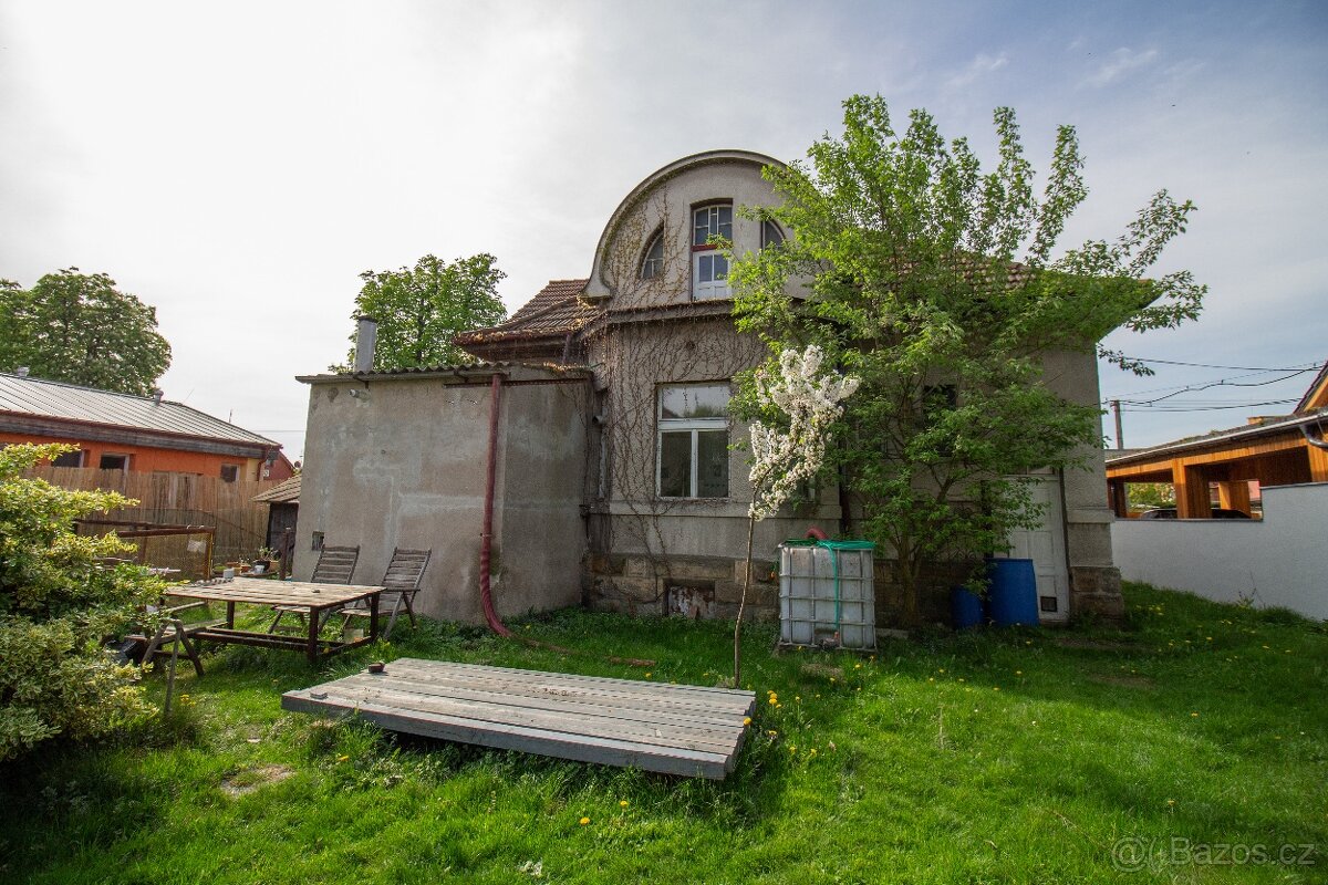 Samostatně stojící rodinný dům 3+1 ve Velkém Oseku u Kolína