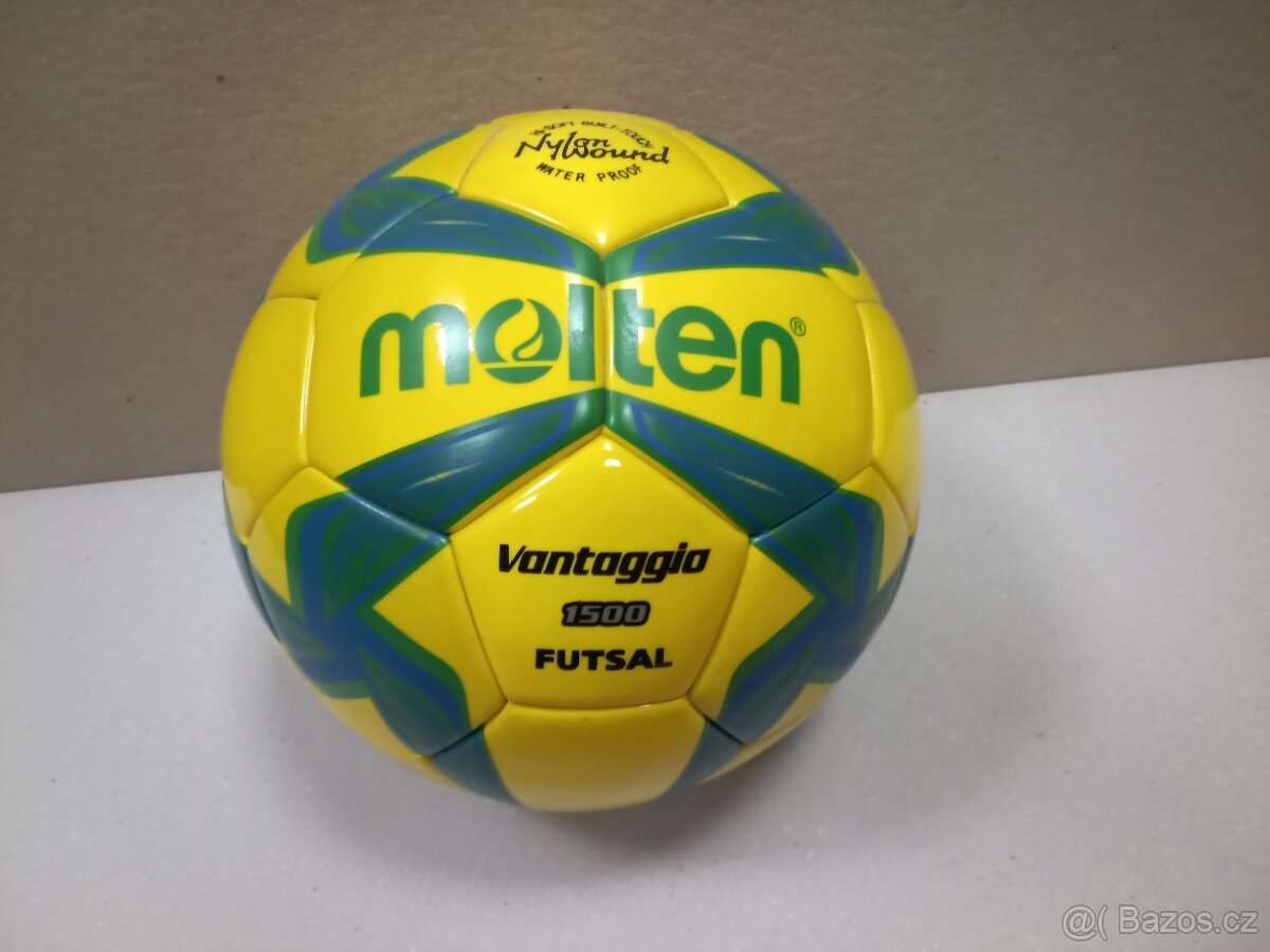 Fotbalový míč Molten Vantaggio 1500