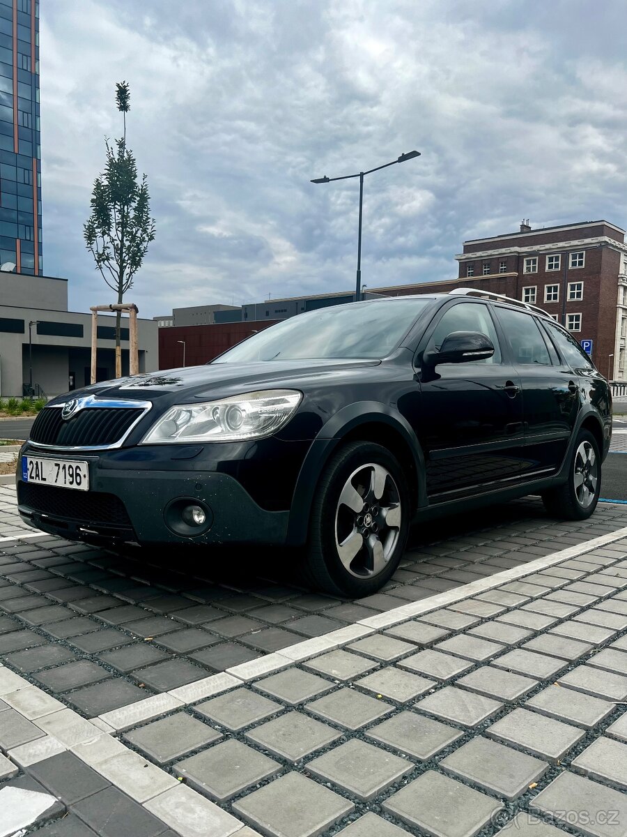 Škoda Octavia Scout DSG 4x4 INDIVIDUAL Z TOVÁRNY