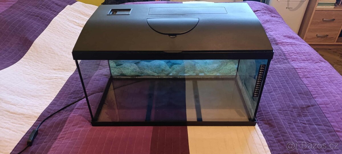 Akvárium 60 l + příslušenství