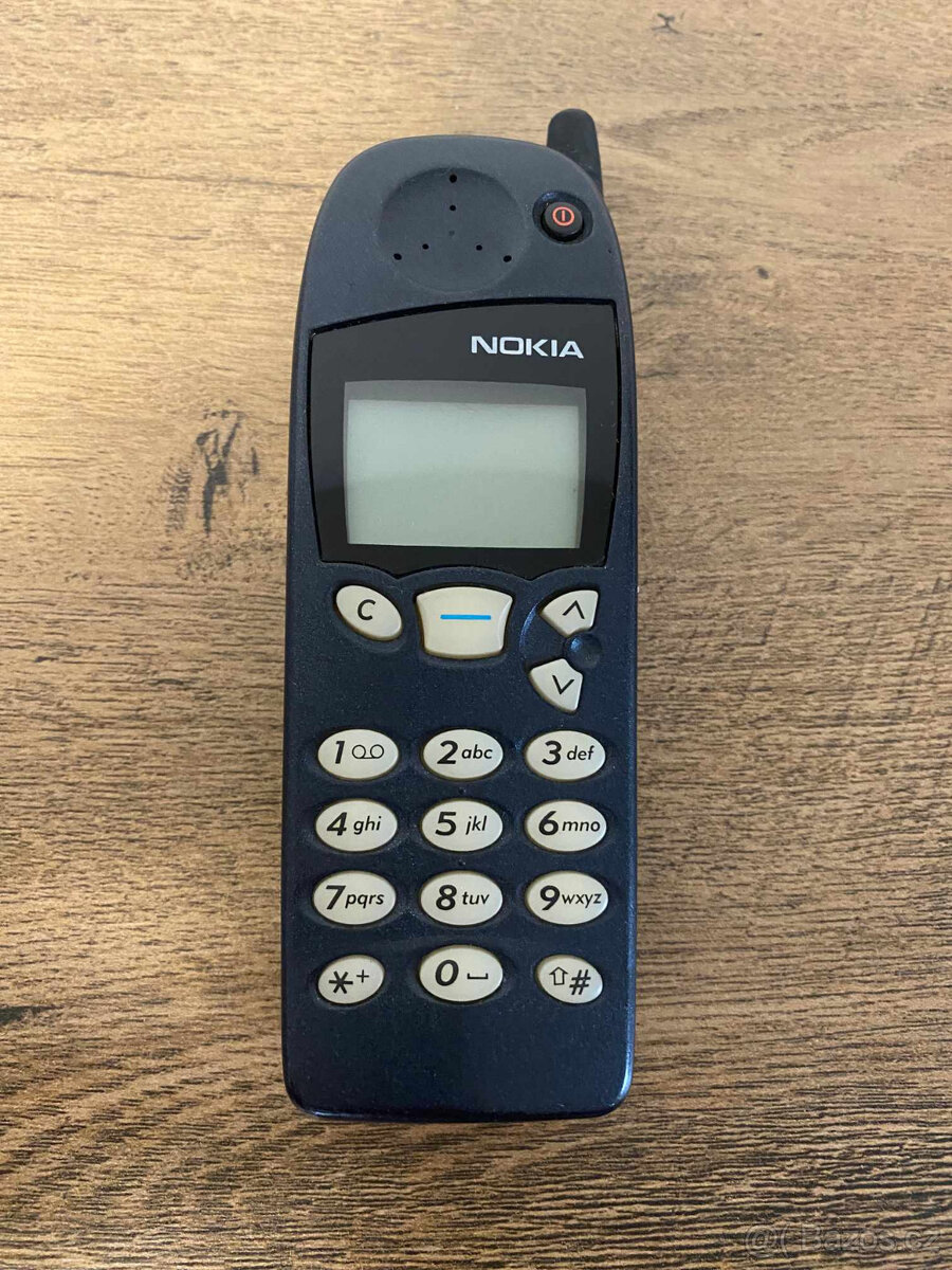 Prodám Nokia 5110 špatná baterie