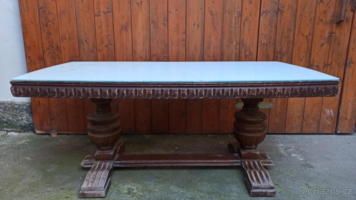 Konferenční stolek