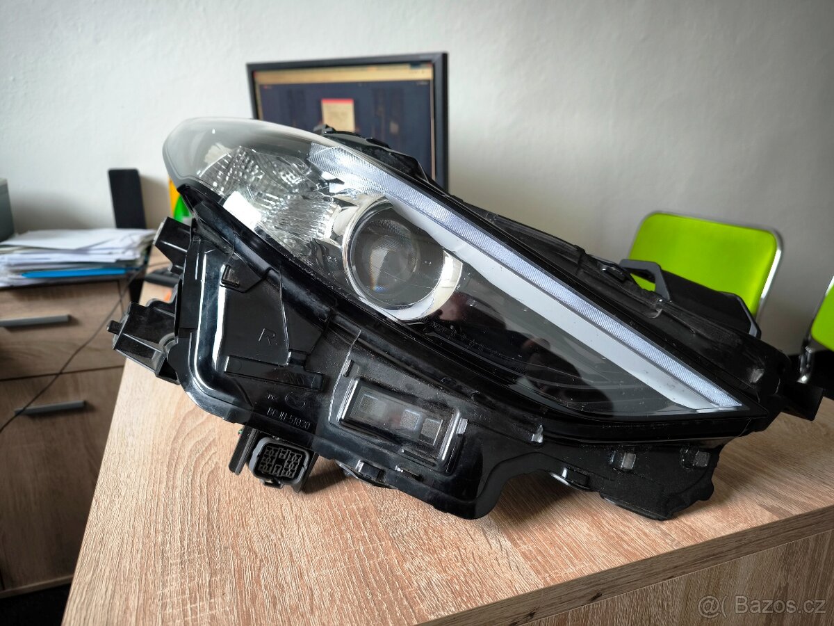 PP světlomet Mazda 3 BP 19-