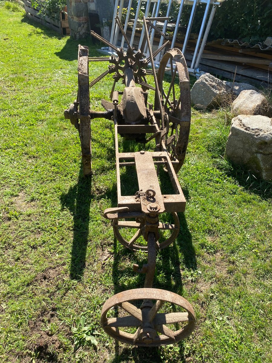 Vyorávač brambor čert