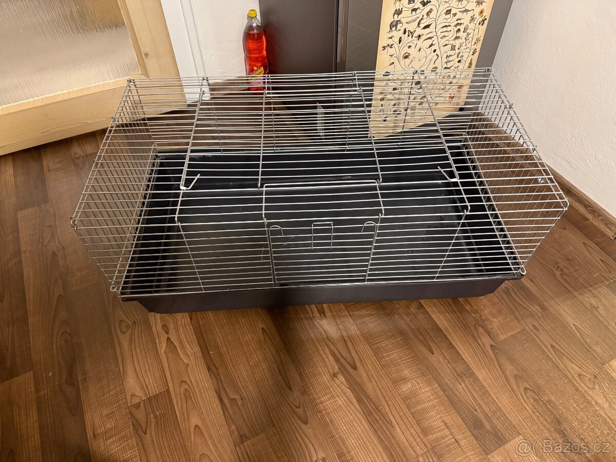 Klec pro králíka + příslušenství + krmivo