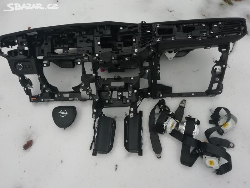 Opel mokka II airbagy pasy palubni deska