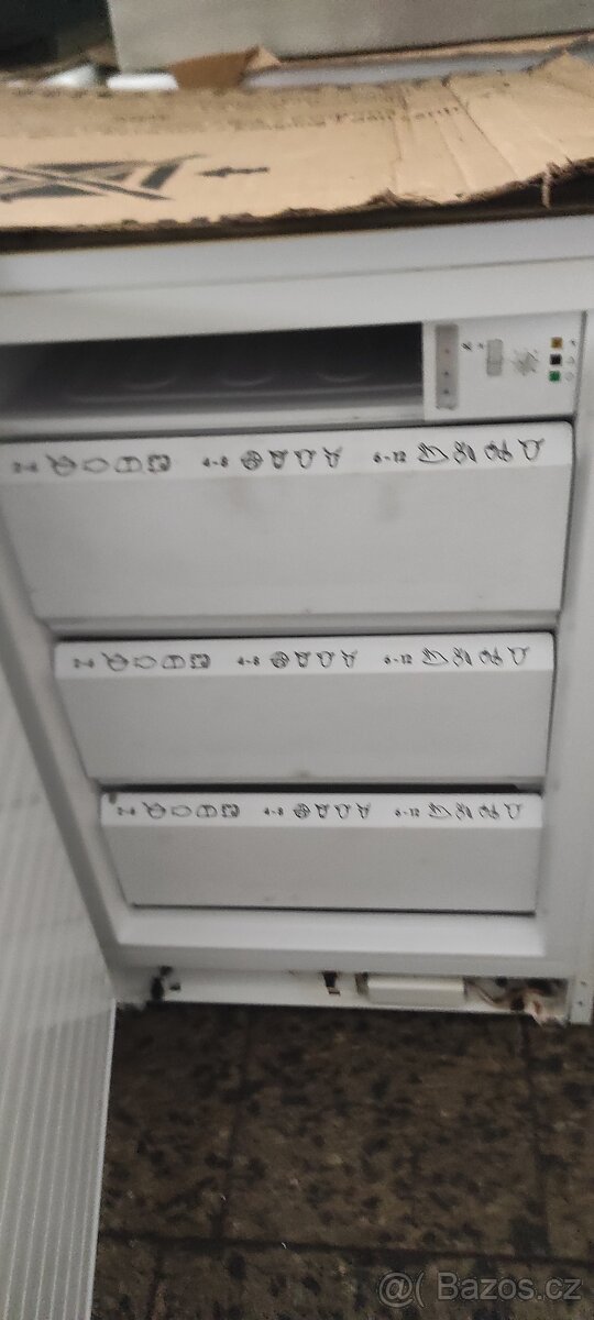 Mrazák AEG