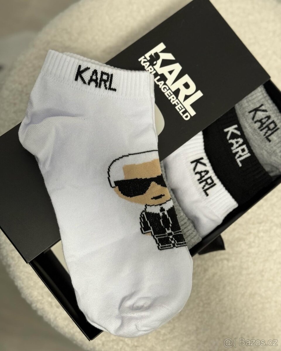 Karl Lagerfeld set šesti ponožek.