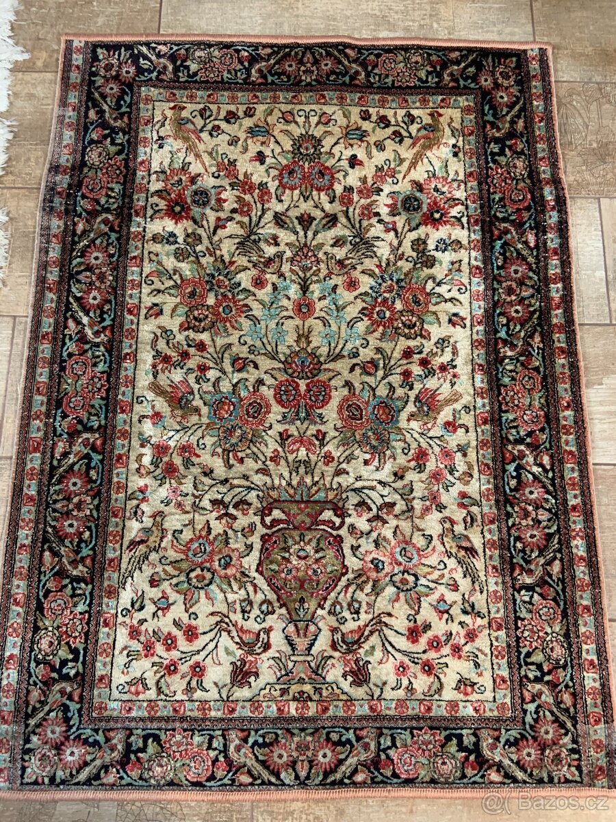Perský luxusní hedvábný koberec 111x80