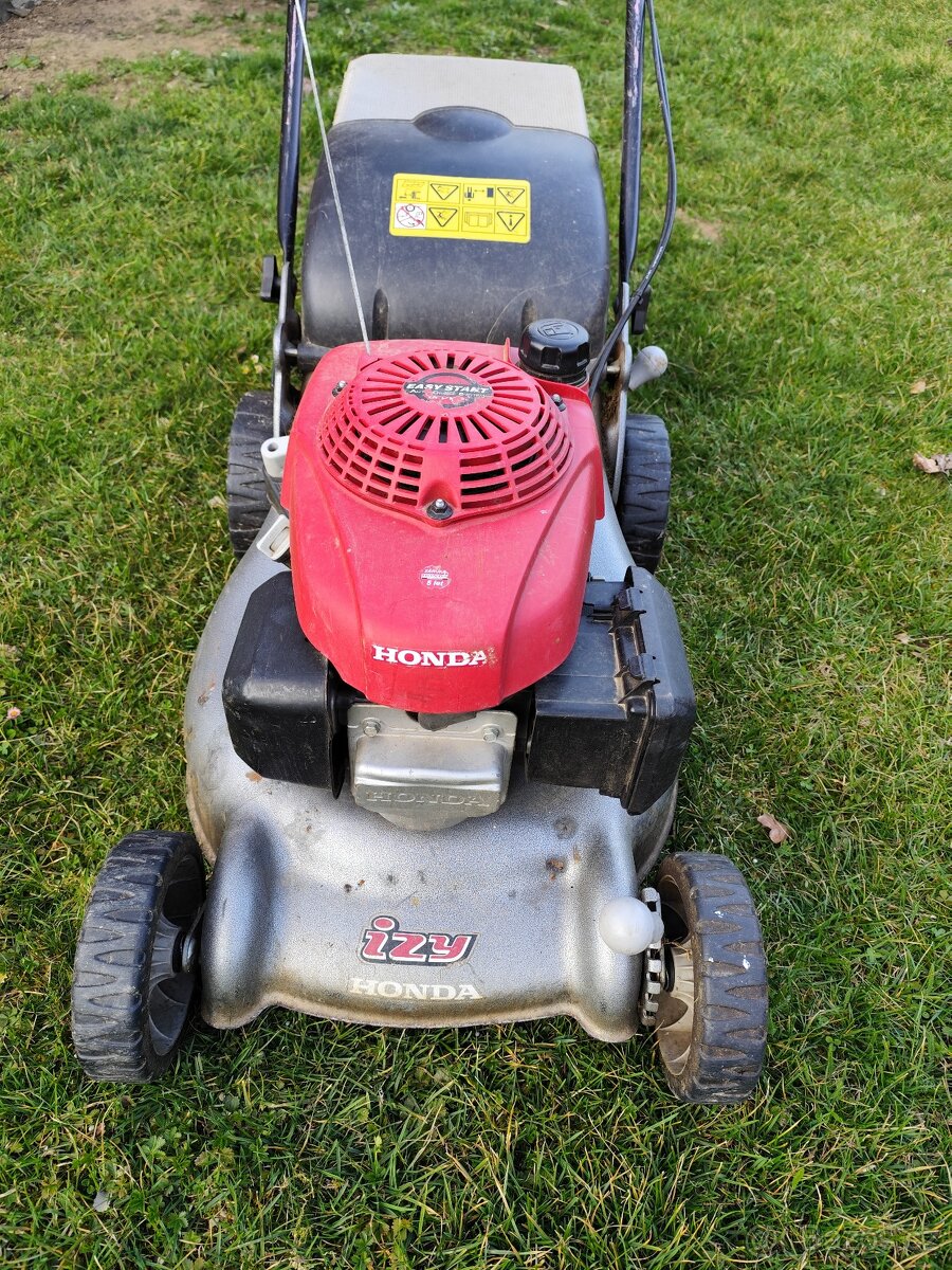 Sekačka honda HRG 466 s pojezdem